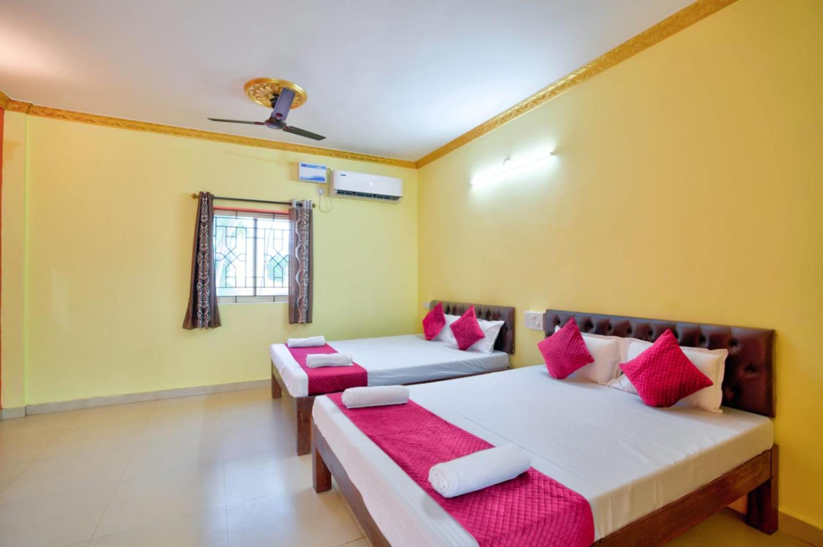 Hotel Savita Calangute Room photo